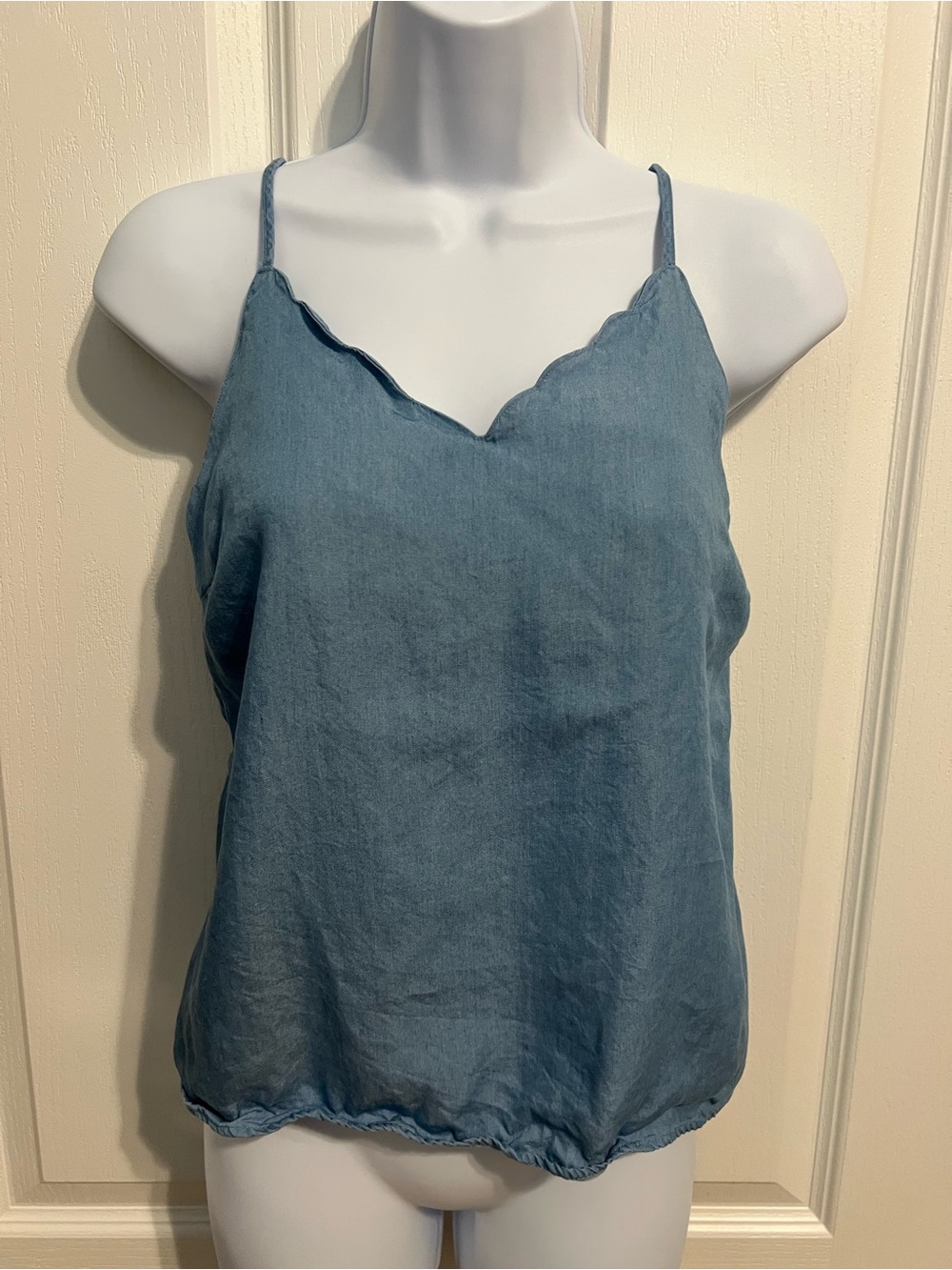 Scalloped V-Neck Blue Spaghetti-Strap Camisole